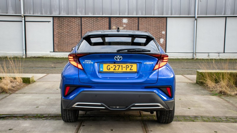 Toyota C-HR 2.0 High Power Hybrid Bi-Tone