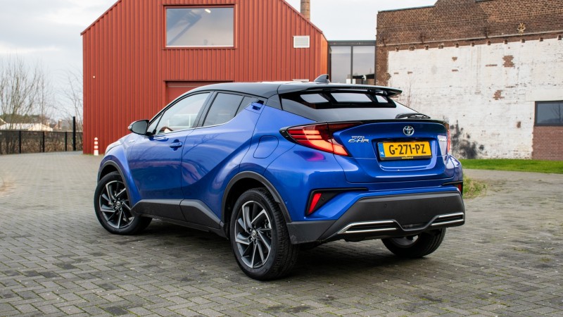 Toyota C-HR 2.0 High Power Hybrid Bi-Tone