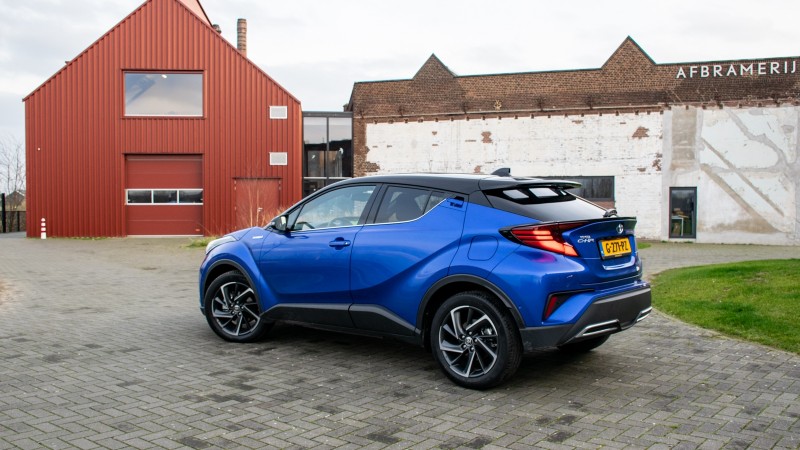 Toyota C-HR 2.0 High Power Hybrid Bi-Tone