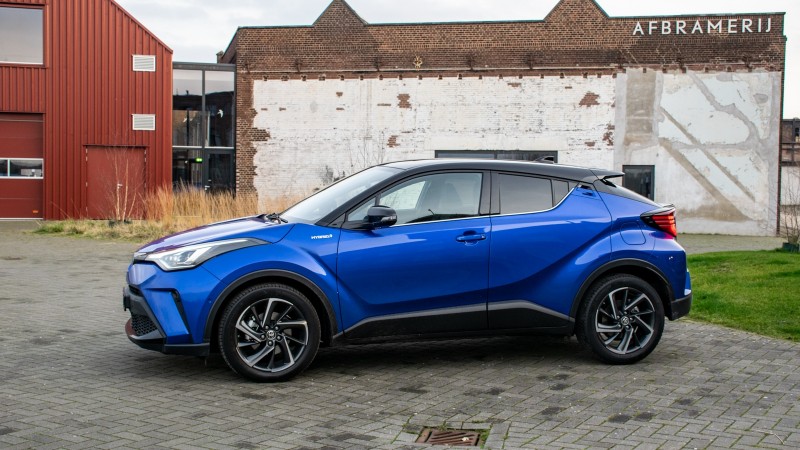 Toyota C-HR 2.0 High Power Hybrid Bi-Tone