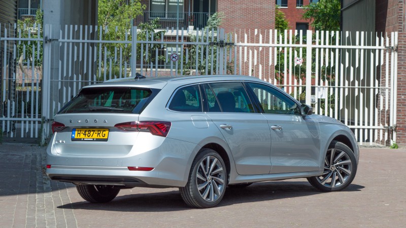 Skoda Octavia Kombi 1.5 TSI First Edition