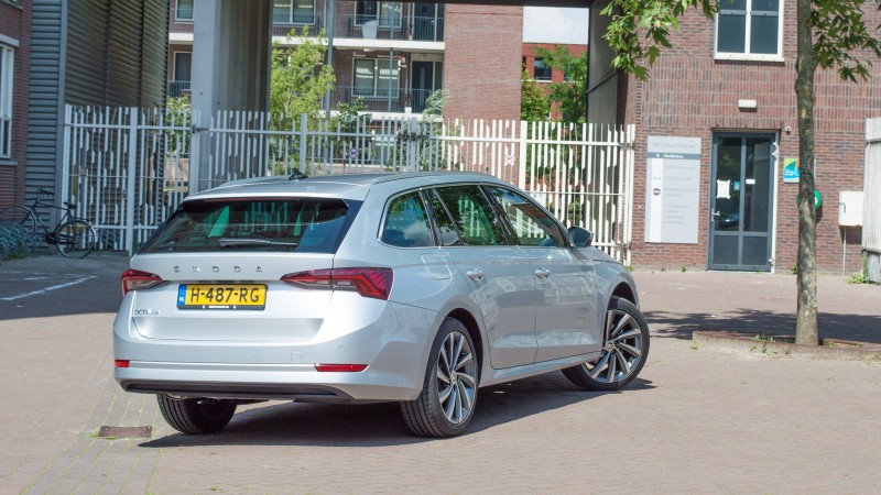 Skoda Octavia Kombi 1.5 TSI First Edition