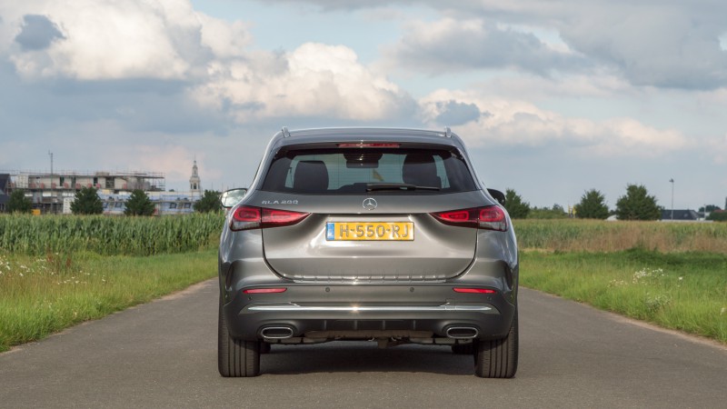 Mercedes-Benz GLA 200 7G-DCT Premium Plus AMG Line