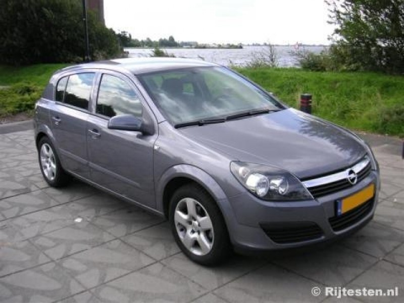 Opel Astra 1.4 - Rijtesten.nl: rijervaring