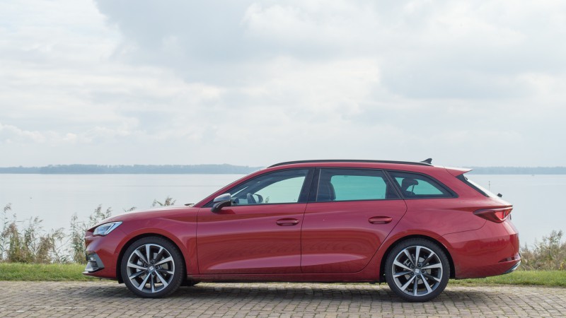 Seat Leon Sportstourer 1.5 eTSI DSG-7 FR Launch Edition