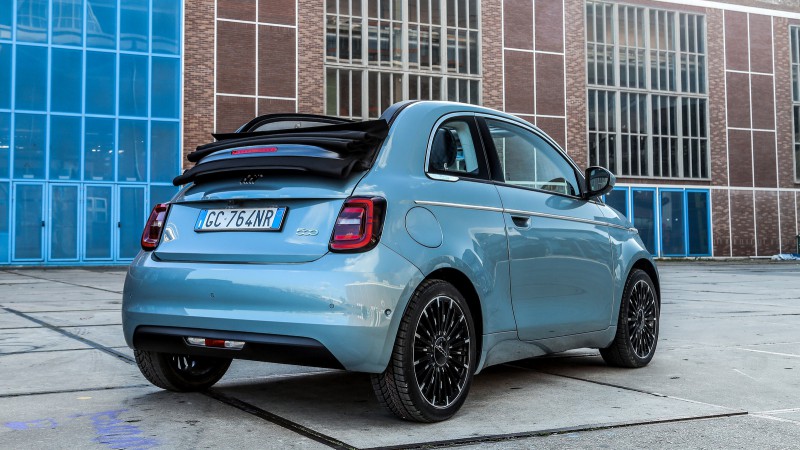 Fiat 500 42 kWh electric cabrio