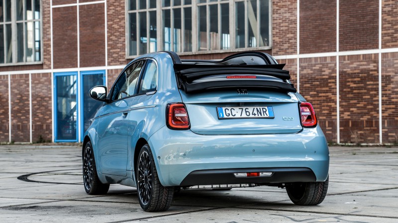 Fiat 500 42 kWh electric cabrio