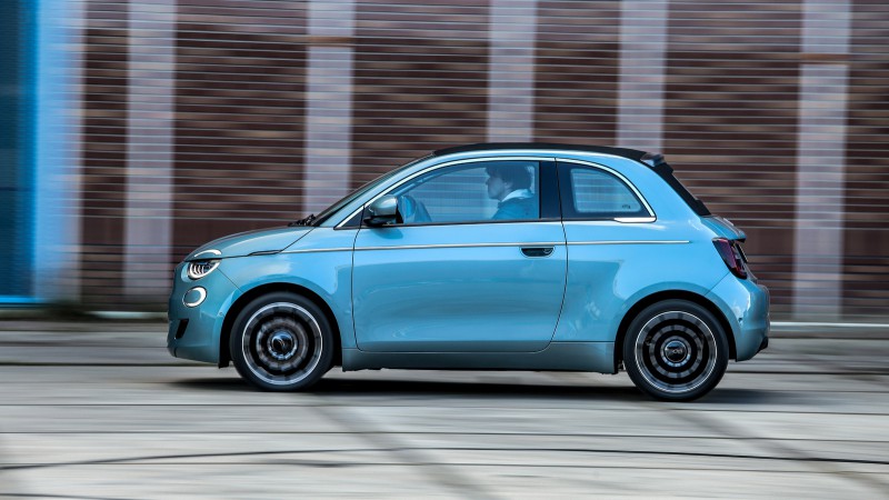 Fiat 500 42 kWh electric cabrio