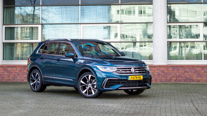 Volkswagen Tiguan 1.5 TSI DSG-7 R-Line Business+