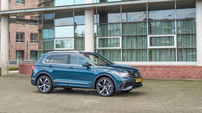 Volkswagen Tiguan 1.5 TSI DSG-7 R-Line Business+