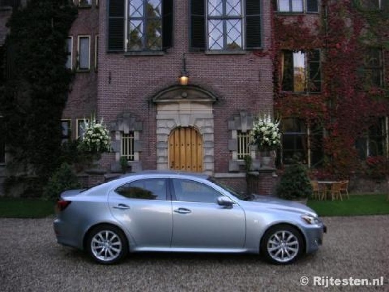 Lexus IS 250  Business Luxury