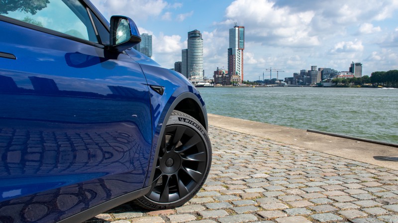 Tesla Model Y Long Range 