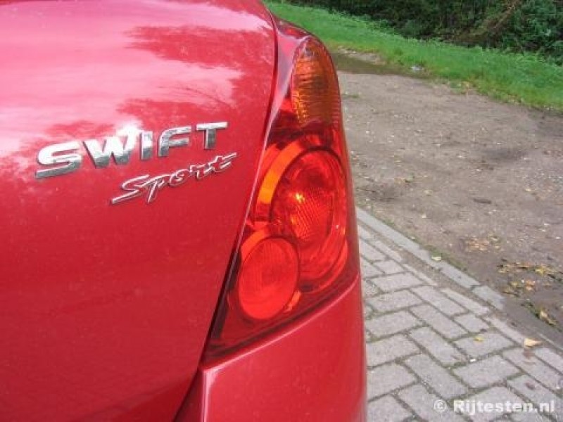 Suzuki Swift 1.6i Sport