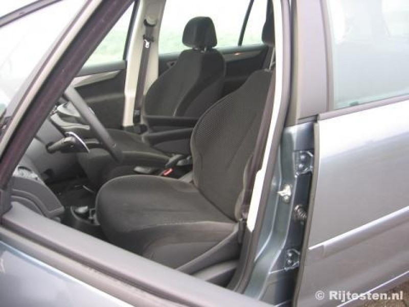 Citroën Grand C4 Picasso 1.6 HDiF EB6V Ligne Ambiance