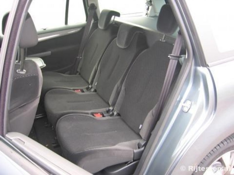 Citroën Grand C4 Picasso 1.6 HDiF EB6V Ligne Ambiance