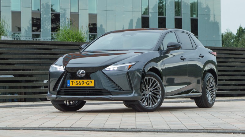 Lexus RZ 450e  President Line