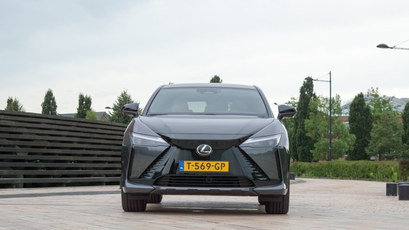 Lexus RZ 450e  President Line