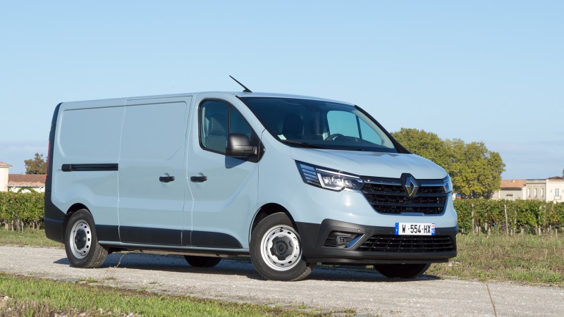 Renault Trafic e-Tech electric 52 kWh L2H1