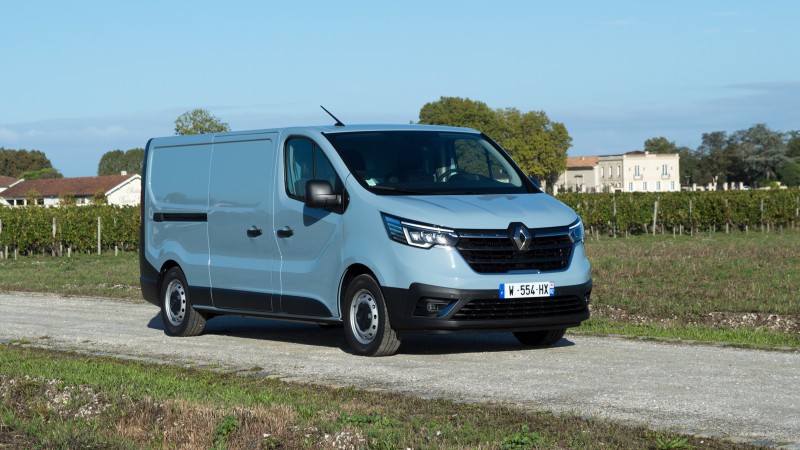 Renault Trafic e-Tech electric 52 kWh L2H1