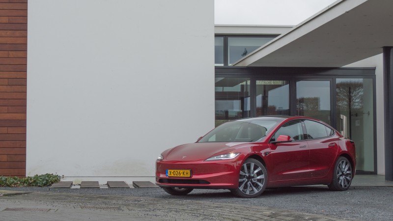 Tesla Model 3 Long Range All-Wheel Drive 