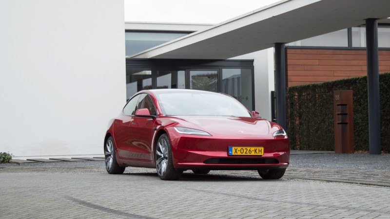 Tesla Model 3 Long Range All-Wheel Drive 