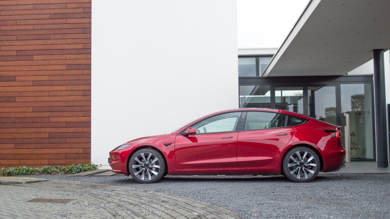 Tesla Model 3 Long Range All-Wheel Drive 