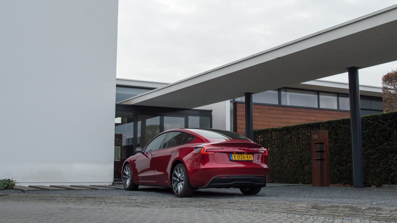 Tesla Model 3 Long Range All-Wheel Drive 