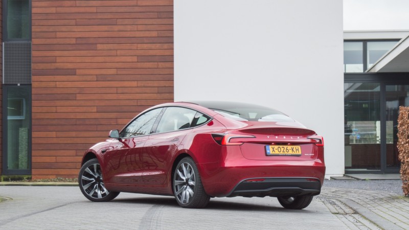 Tesla Model 3 Long Range All-Wheel Drive 