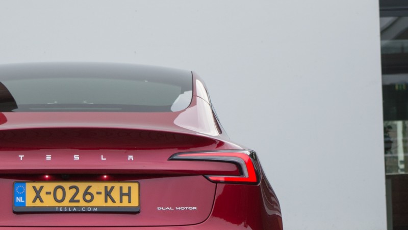 Tesla Model 3 Long Range All-Wheel Drive 