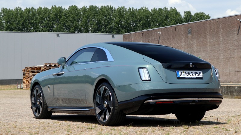 Rolls-Royce Spectre  