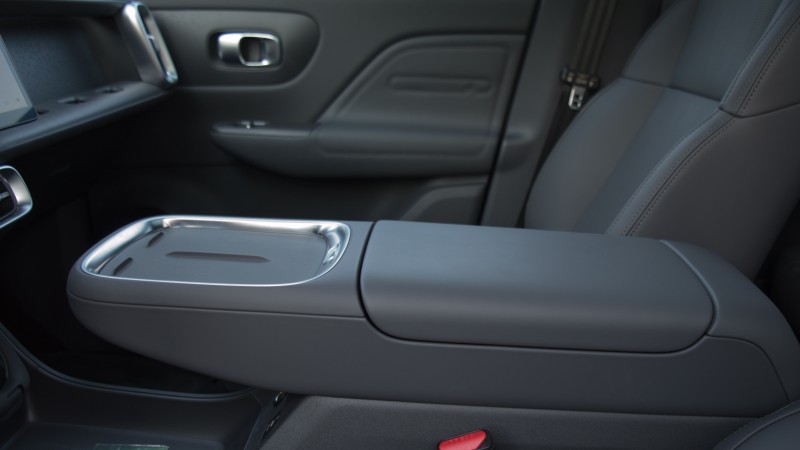 Leapmotor B10 Hybrid EV Design