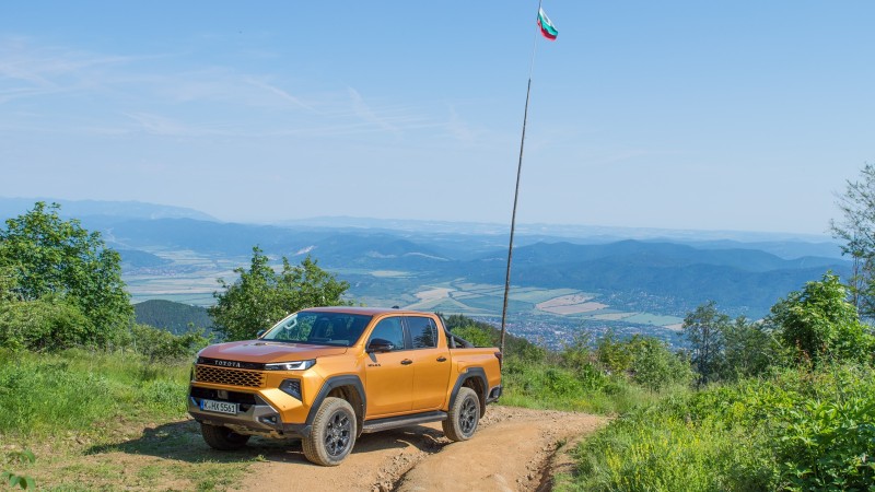 Toyota Hilux 2.8 48V MHEV Invincible