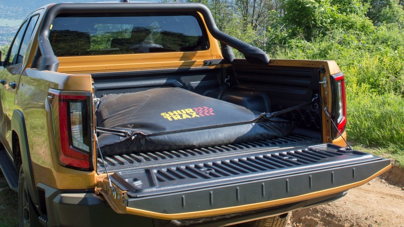 Toyota Hilux 2.8 48V MHEV Invincible