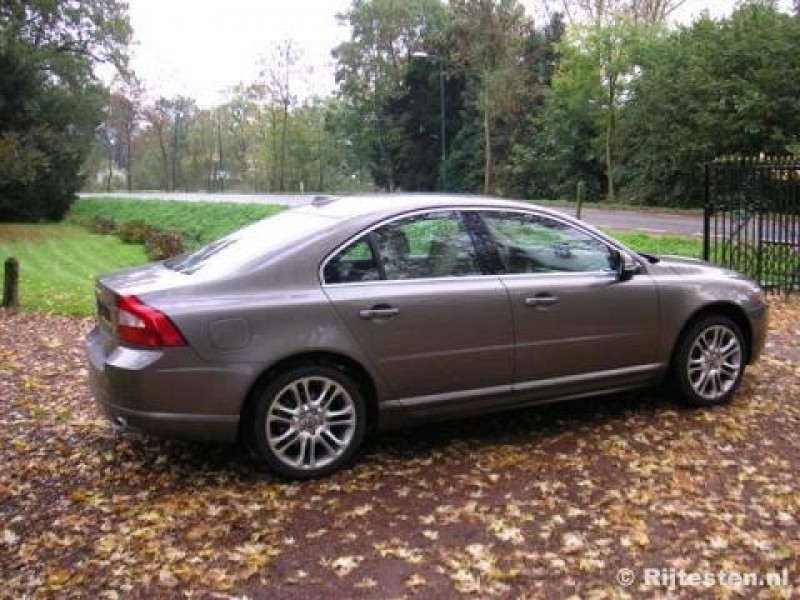 Volvo S80 2.5T Summum