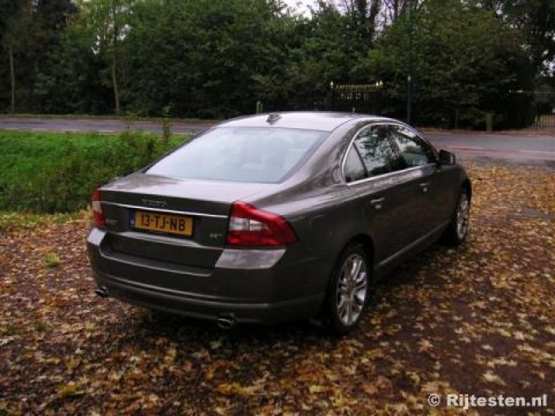 Volvo S80 2.5T Summum