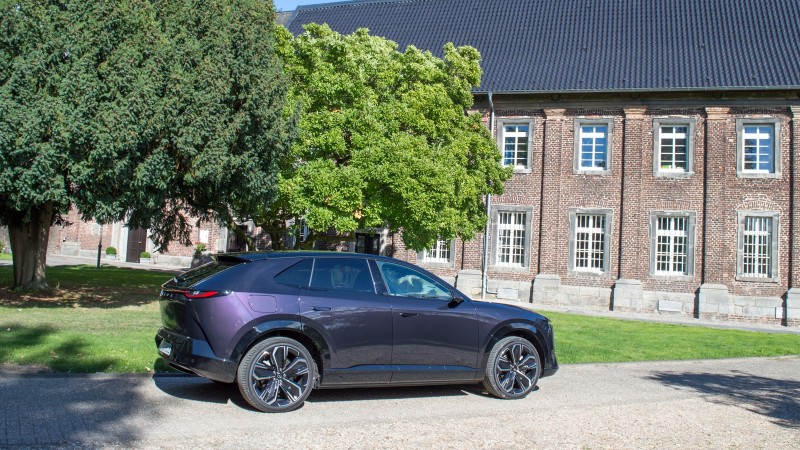 Mazda CX-6e  Takumi Plus