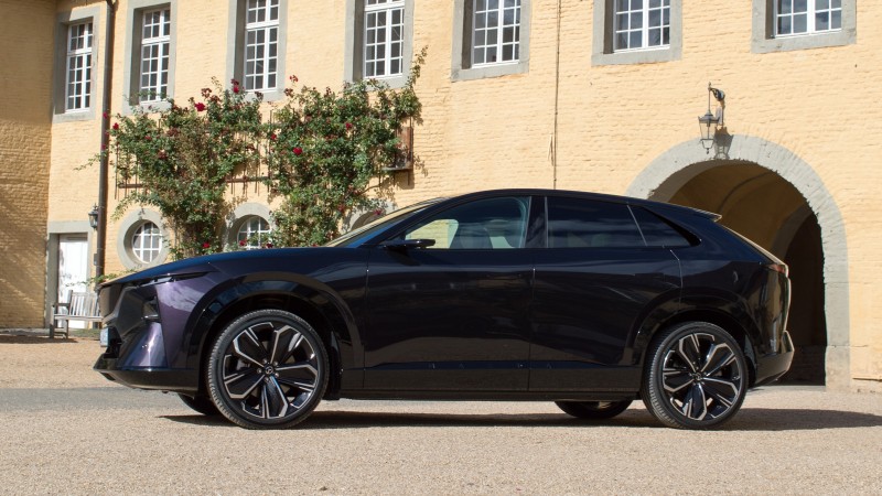 Mazda CX-6e  Takumi Plus