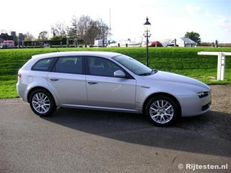 Alfa Romeo 159 Sportwagon 1.9 JTDm 16v Distinctive