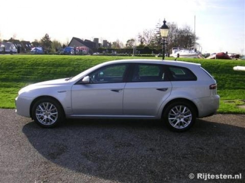 Alfa Romeo 159 Sportwagon 1.9 JTDm 16v Distinctive