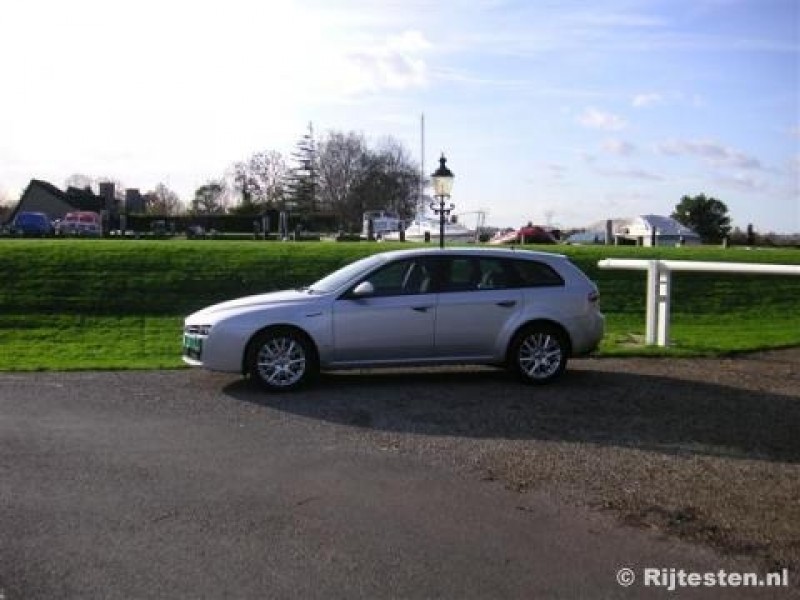 Alfa Romeo 159 Sportwagon 1.9 JTDm 16v Distinctive