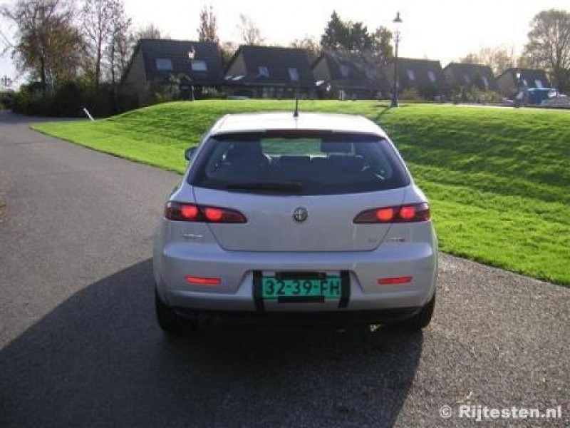 Alfa Romeo 159 Sportwagon 1.9 JTDm 16v Distinctive