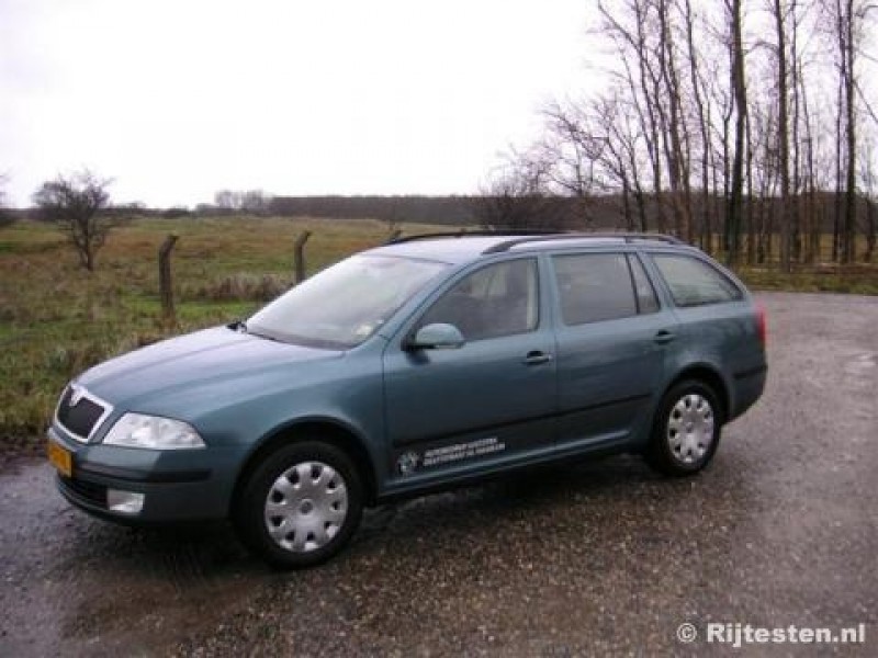 Skoda Octavia Combi 1.6 Ambiente