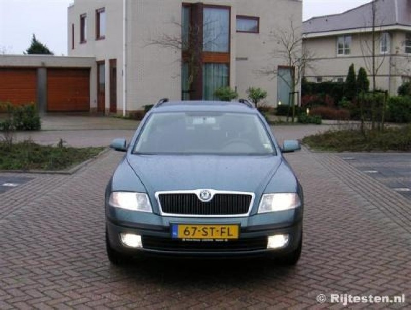 Skoda Octavia Combi 1.6 Ambiente