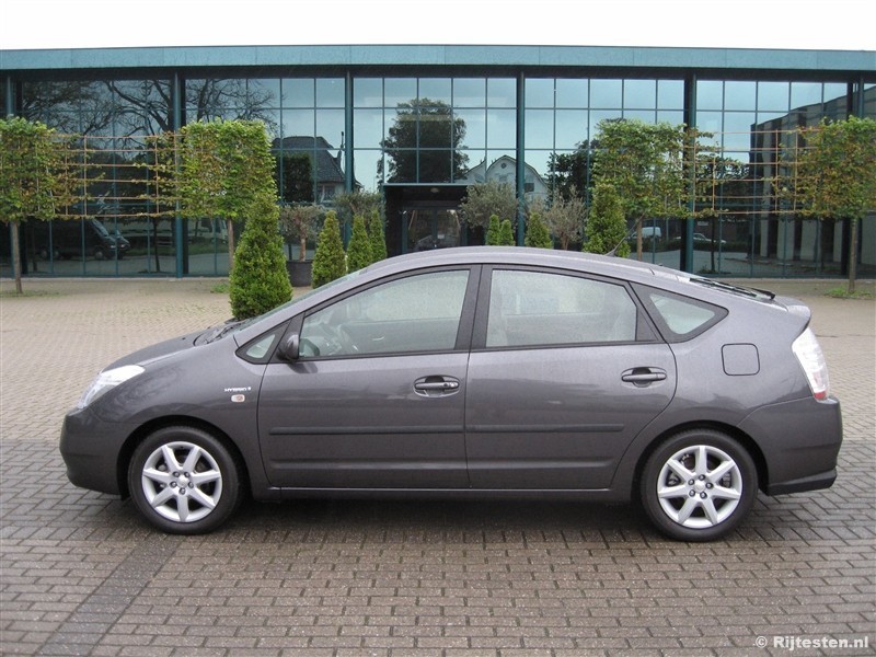 Toyota Prius 1.5 HSD Business