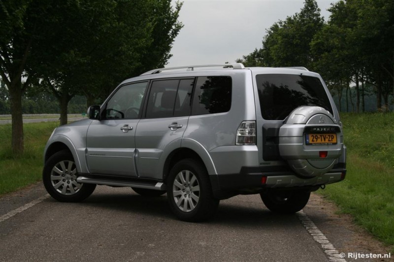 Mitsubishi Pajero 3.2 DI-D LWB Instyle