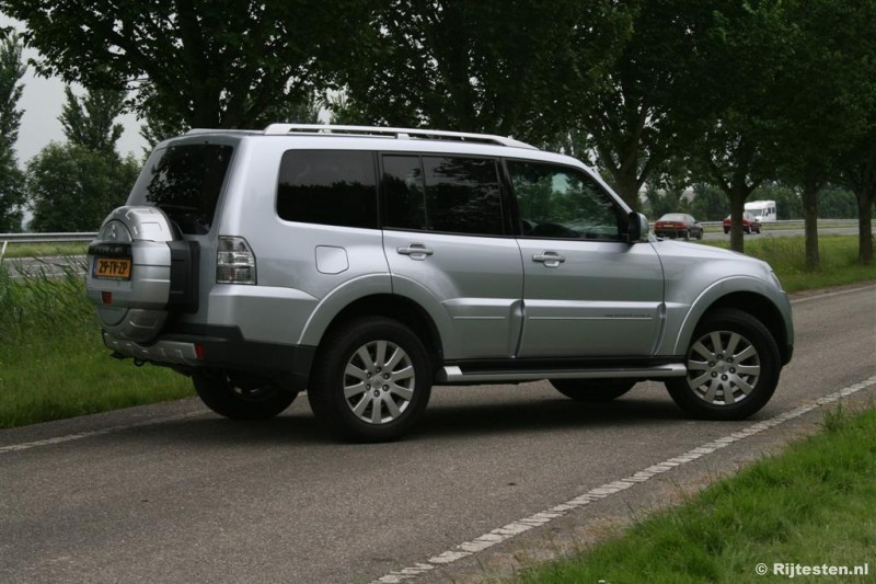 Mitsubishi Pajero 3.2 DI-D LWB Instyle