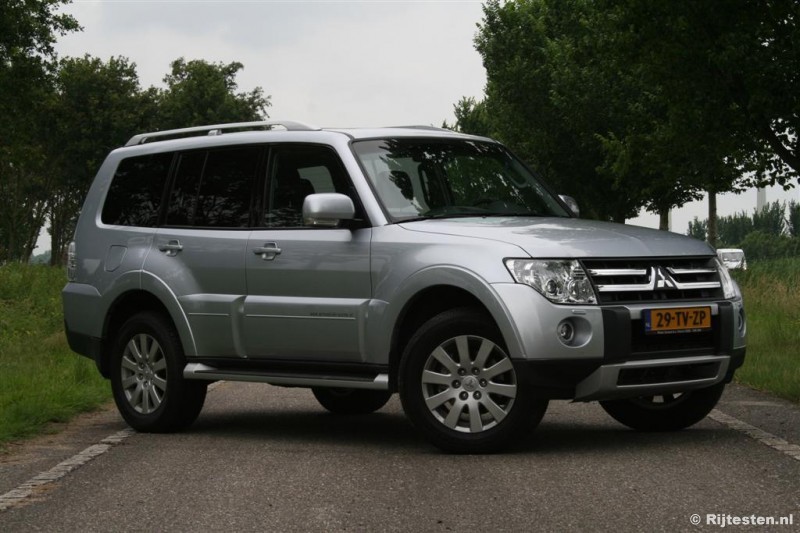 Mitsubishi Pajero 3.2 DI-D LWB Instyle