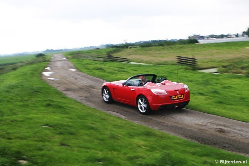 Opel GT 2.0 Turbo 