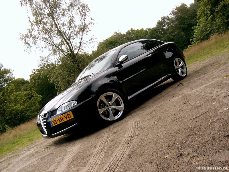 Alfa Romeo GT JTDm 16V Q2