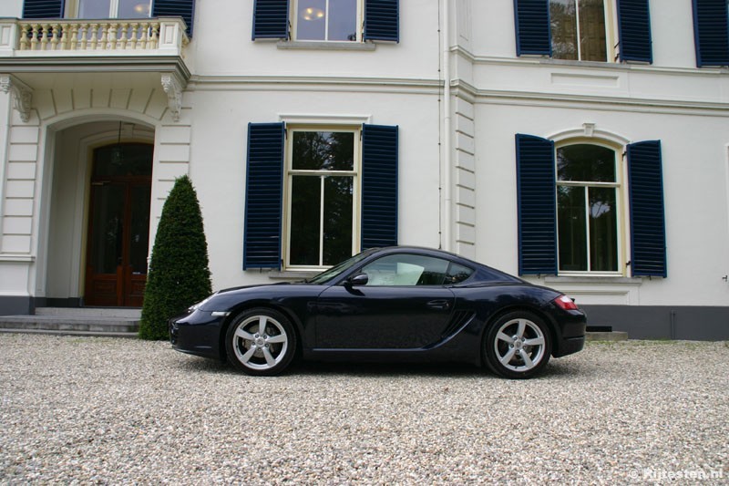 Porsche Cayman 2.7 